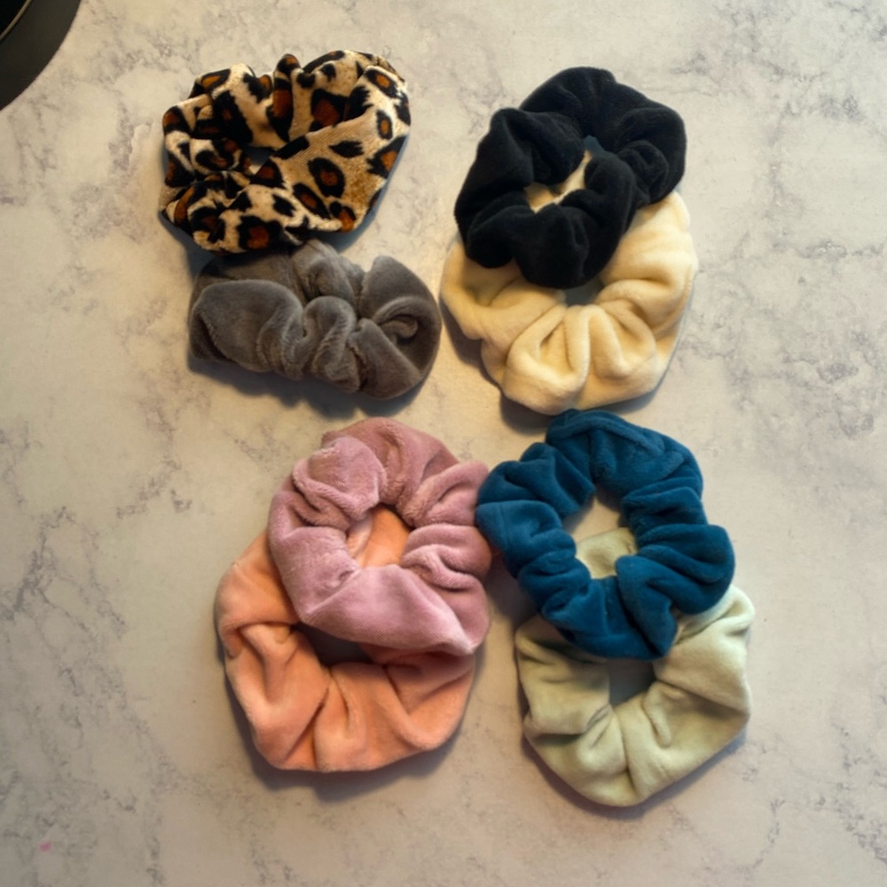 Women’s Assorted Color Velvet Scrunchies Set (8)
